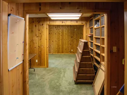 a view of livingroom with furniture