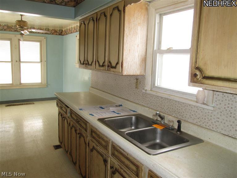 14600 Granger Road Maple Heights, OH 44137 - Photo 5 of 10