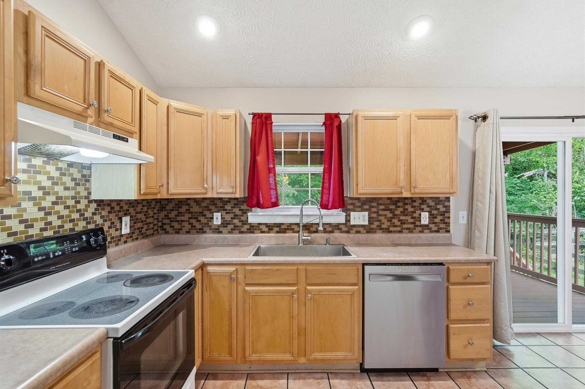 2016 Gribble Drive Covington, KY 41017 - Photo 10 of 45