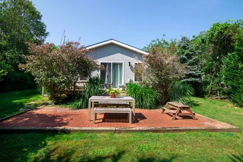 $2,490,000 | 21 Flagg Avenue, Montauk, NY 11954