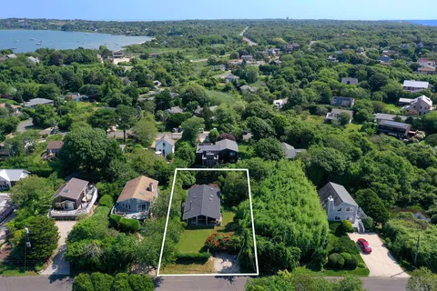 $2,490,000 | 21 Flagg Avenue, Montauk, NY 11954