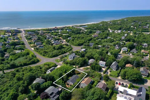 $2,490,000 | 21 Flagg Avenue, Montauk, NY 11954