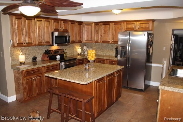 327 Old Perch Road Rochester Hills, MI 48309 - Photo 7 of 16