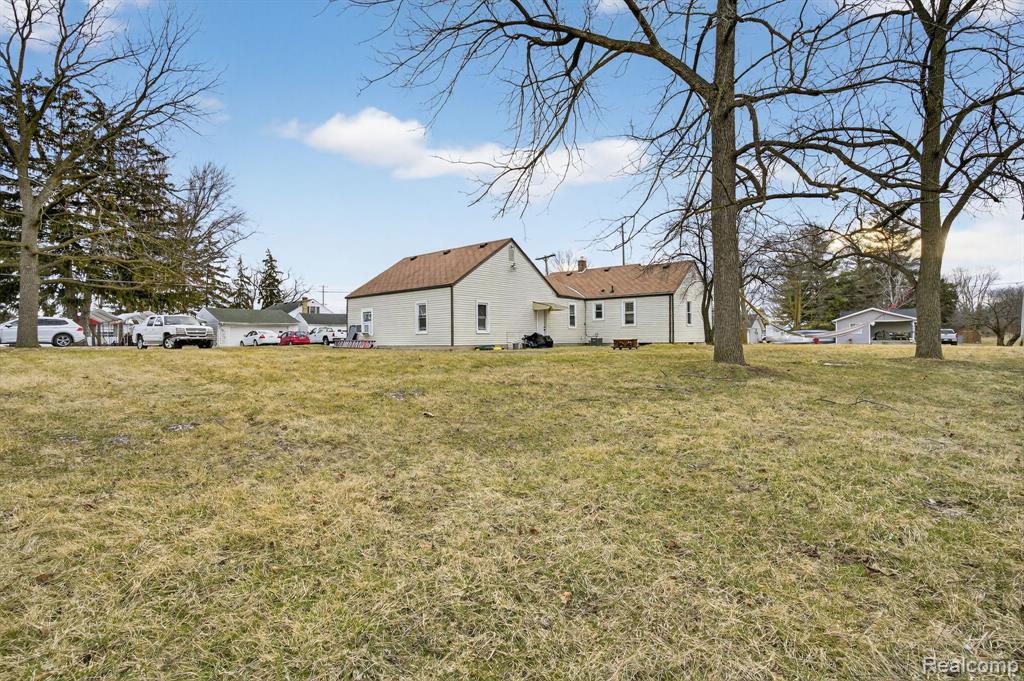 200 North River Road Saginaw, MI 48609 - Photo 6 of 50