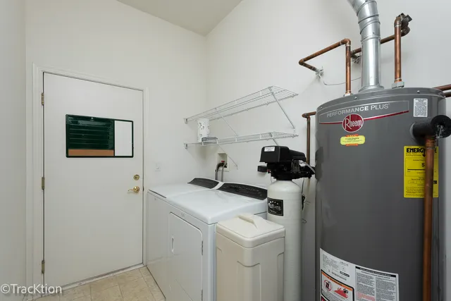 $254,000 | 16400 Crescent Lake Drive, Unit 16400, Crest Hill, IL 60403