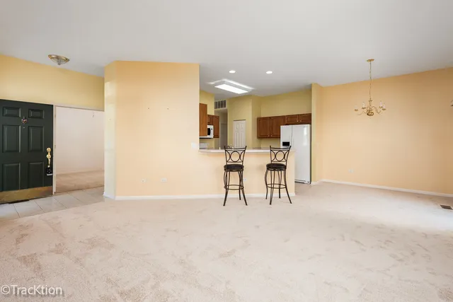 $254,000 | 16400 Crescent Lake Drive, Unit 16400, Crest Hill, IL 60403