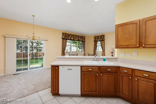 $254,000 | 16400 Crescent Lake Drive, Unit 16400, Crest Hill, IL 60403