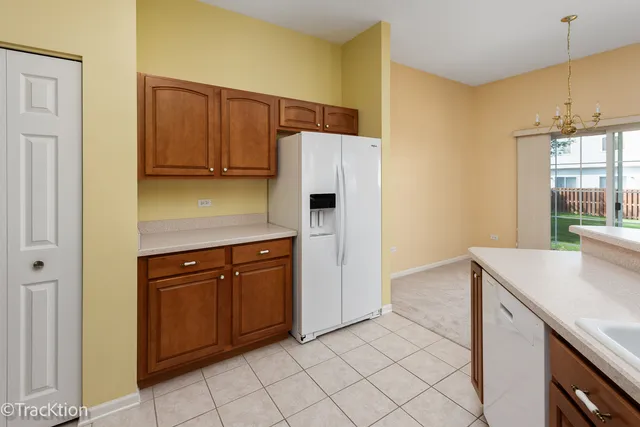 $254,000 | 16400 Crescent Lake Drive, Unit 16400, Crest Hill, IL 60403