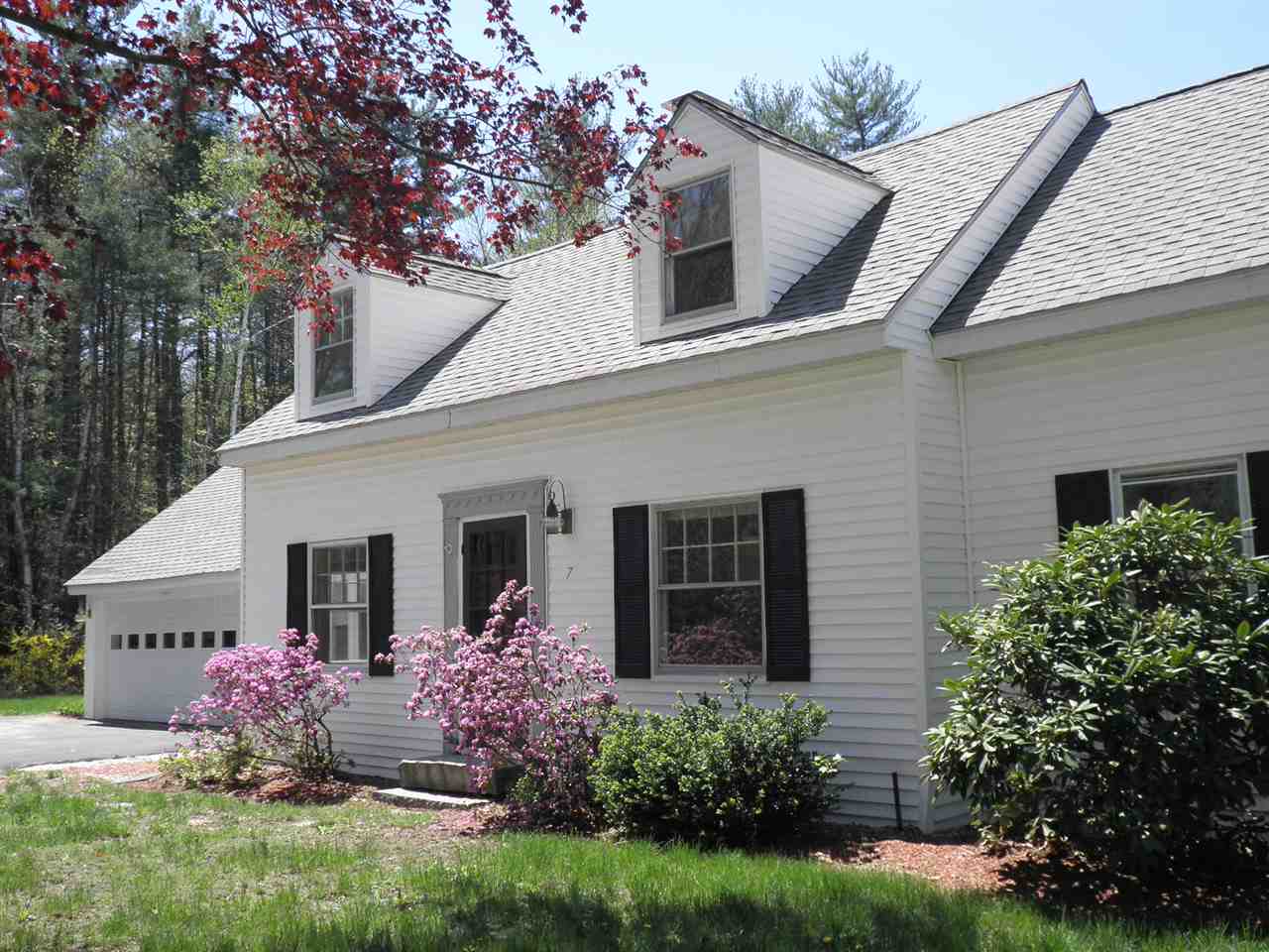 7 Grater Road Amherst, NH 03031 - Photo 3 of 27