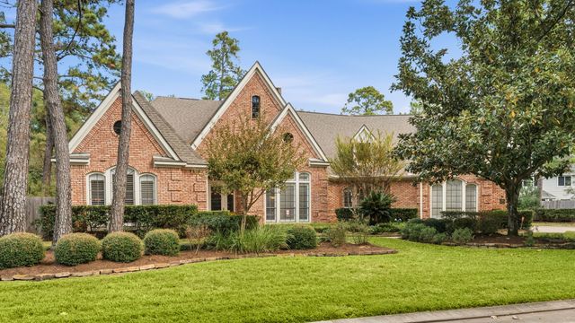 $1,239,000 | 14 Highland Circle, The Woodlands, TX 77381