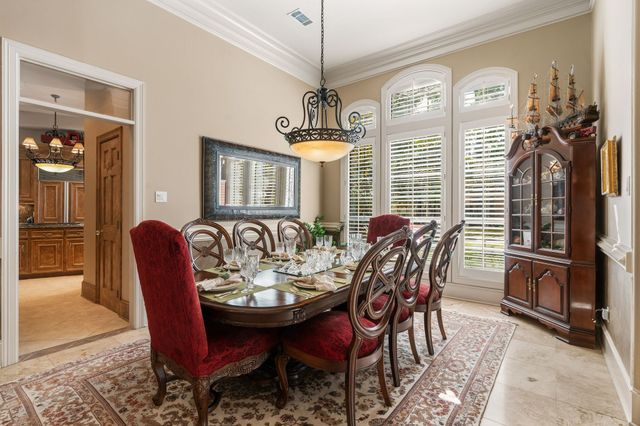 $1,239,000 | 14 Highland Circle, The Woodlands, TX 77381