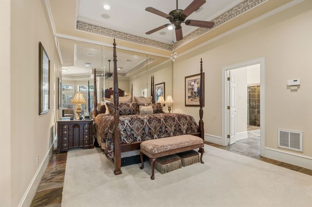 $1,239,000 | 14 Highland Circle, The Woodlands, TX 77381
