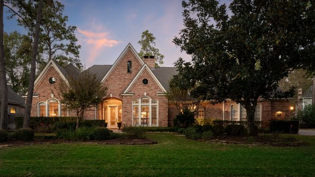 $1,239,000 | 14 Highland Circle, The Woodlands, TX 77381