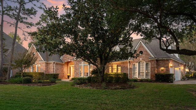 $1,239,000 | 14 Highland Circle, The Woodlands, TX 77381