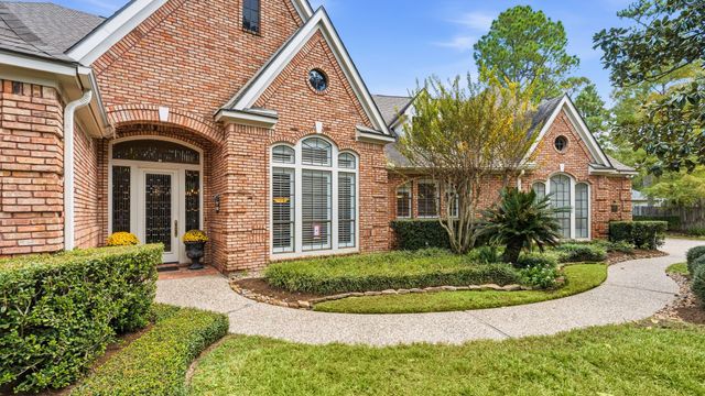 $1,239,000 | 14 Highland Circle, The Woodlands, TX 77381