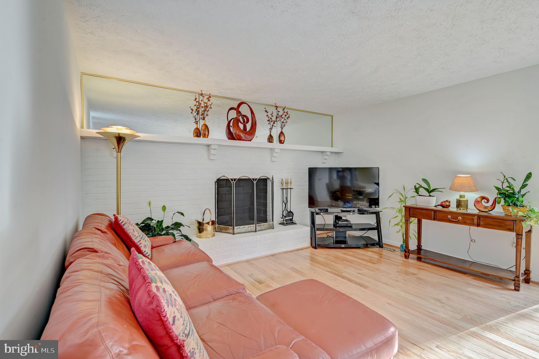 1401 Concord Point Lane Reston, VA 20194 - Photo 11 of 65 Family room