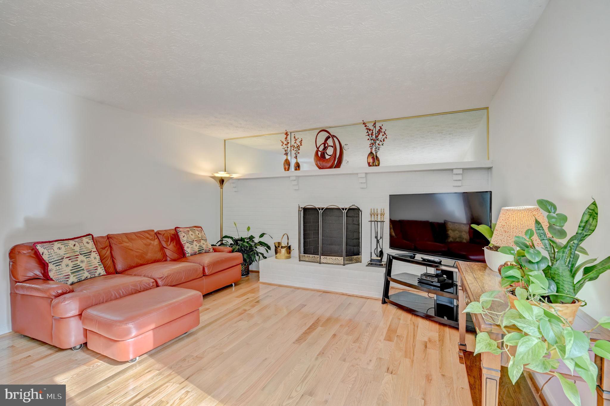 1401 Concord Point Lane Reston, VA 20194 - Photo 12 of 65 Family room