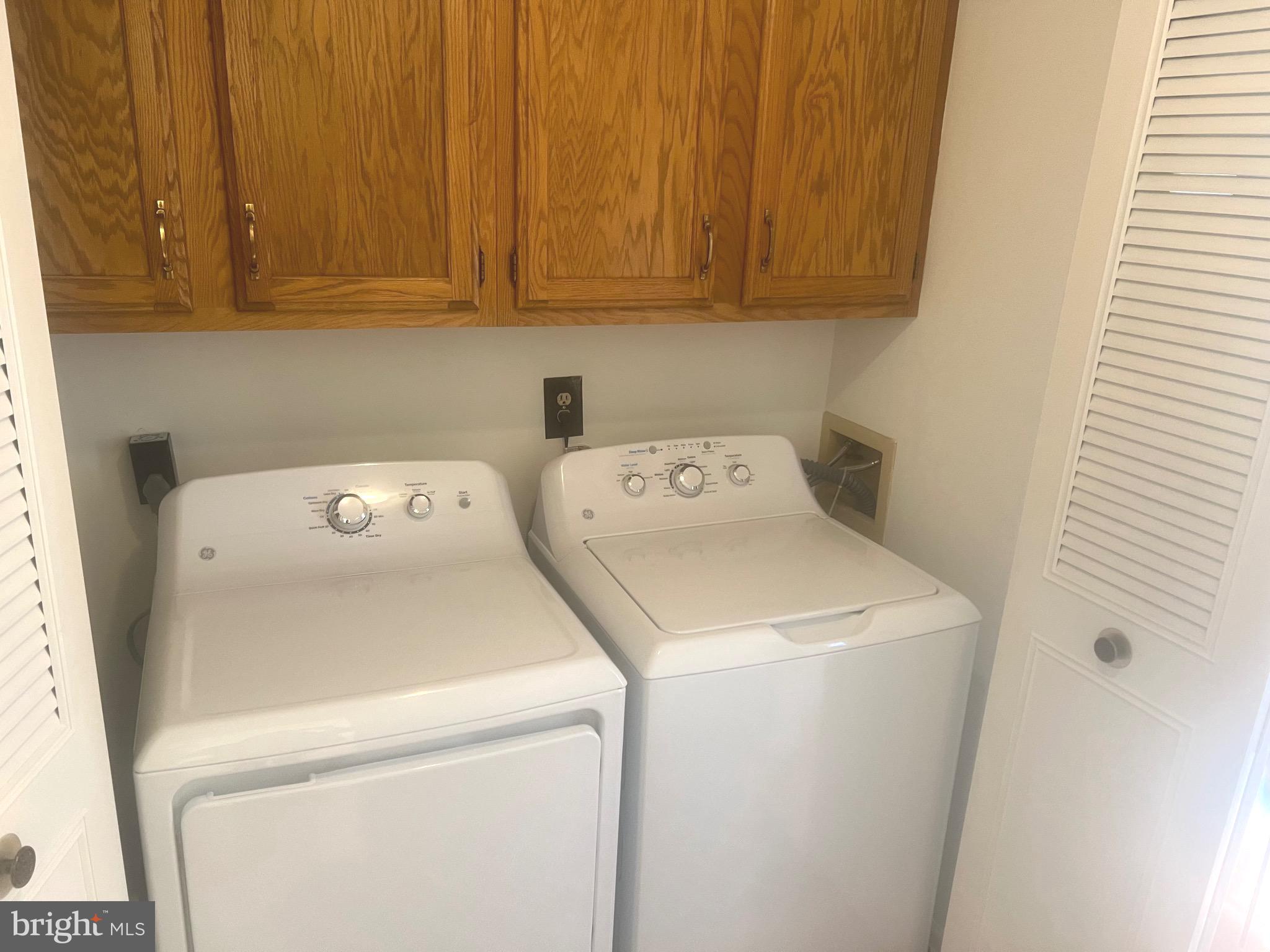 1401 Concord Point Lane Reston, VA 20194 - Photo 21 of 65 New washer and dryer