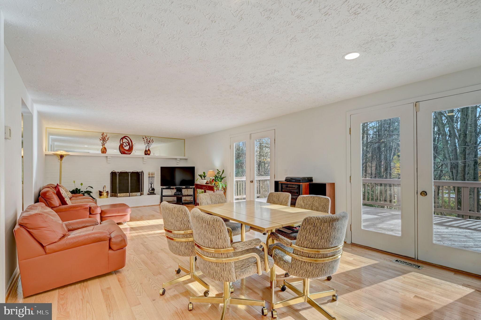 1401 Concord Point Lane Reston, VA 20194 - Photo 8 of 65 Breakfast nook
