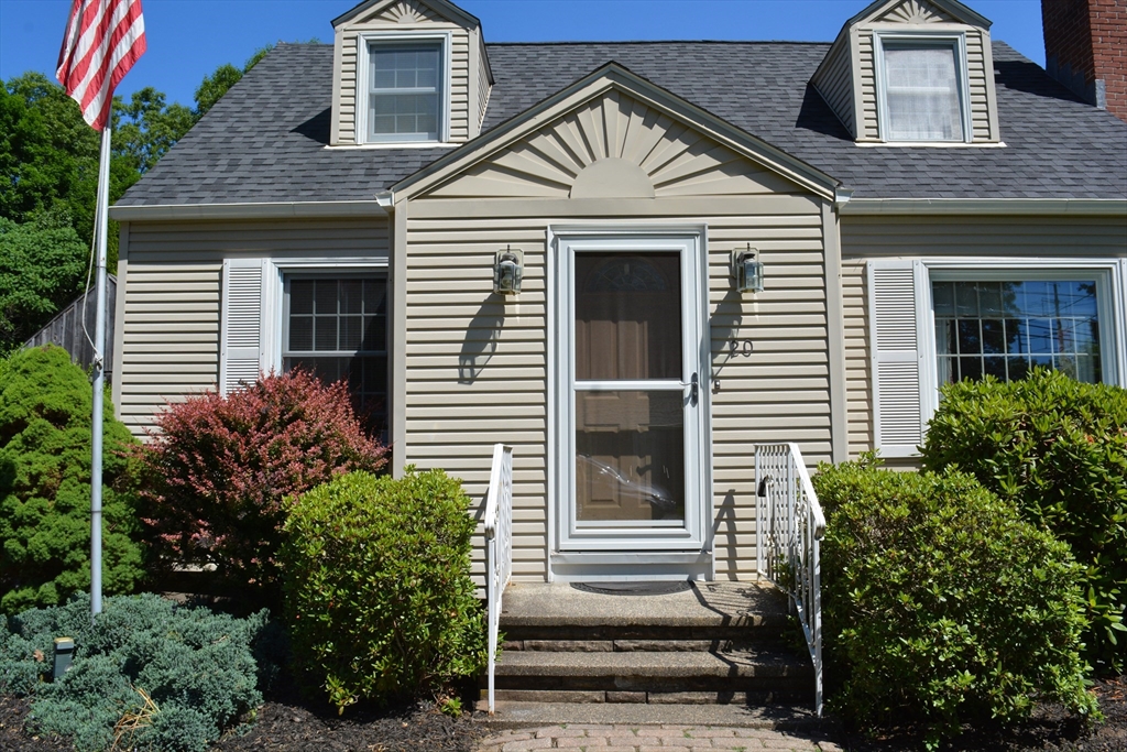 20 Exeter Street West Springfield, MA 01089 - Photo 5 of 42