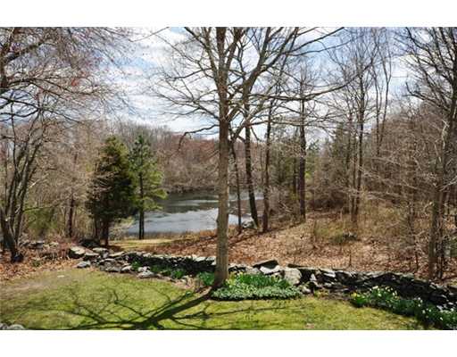 4 Ranger Court Jamestown, RI 02835 - Photo 3 of 12 View.
