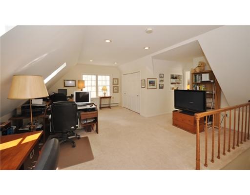 4 Ranger Court Jamestown, RI 02835 - Photo 9 of 12 Den/Family/Great Room. SPACIOUS GREAT ROOM