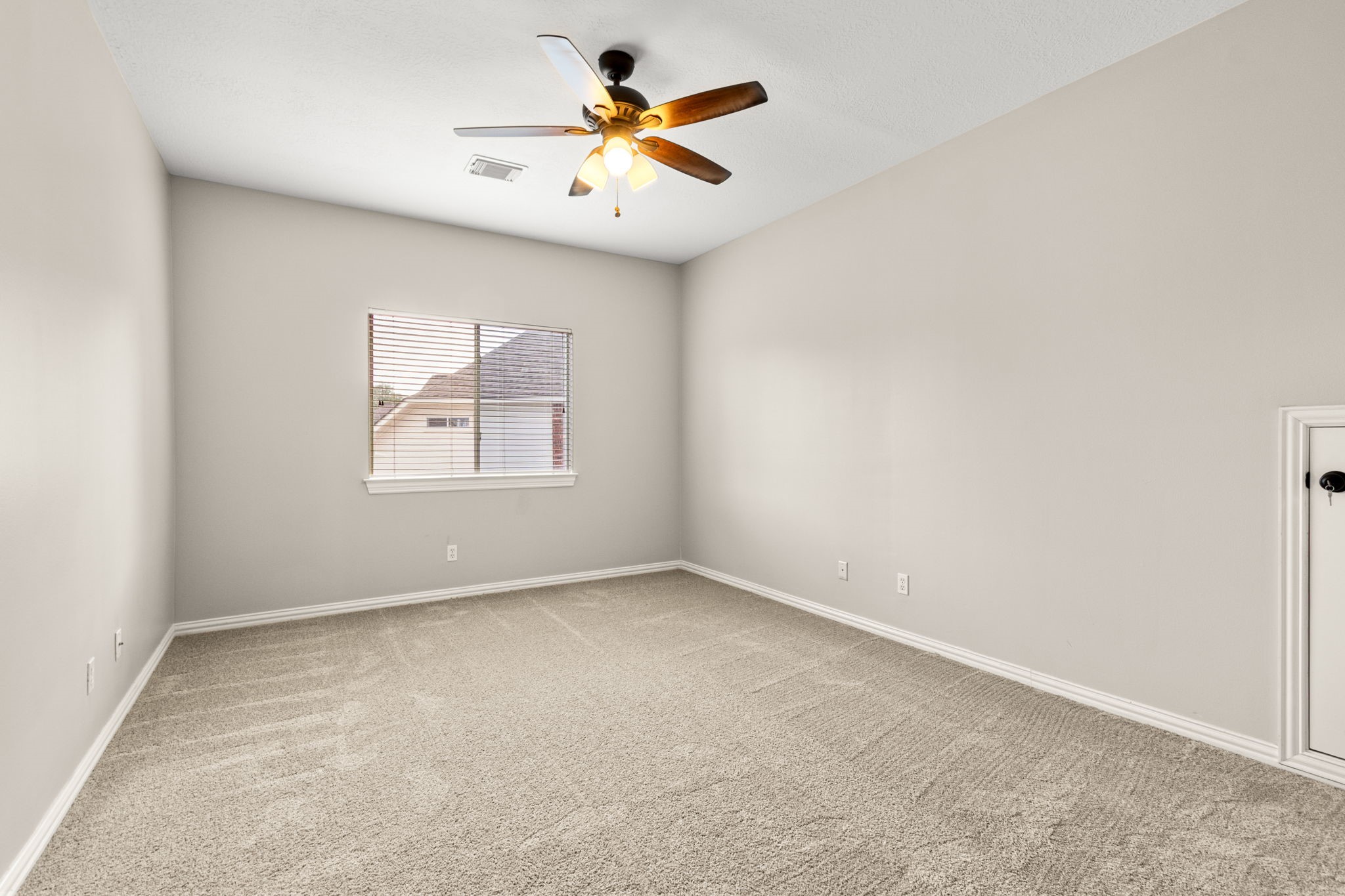 5803 Desert Oak Way Spring, TX 77379 - Photo 36 of 50 Large secondary bedrooms with new carpet and walk-in closets