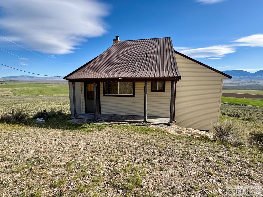 2040 Pahsimeroi River Road May, ID 83253 - Photo 10 of 31 Gallery Image 10
