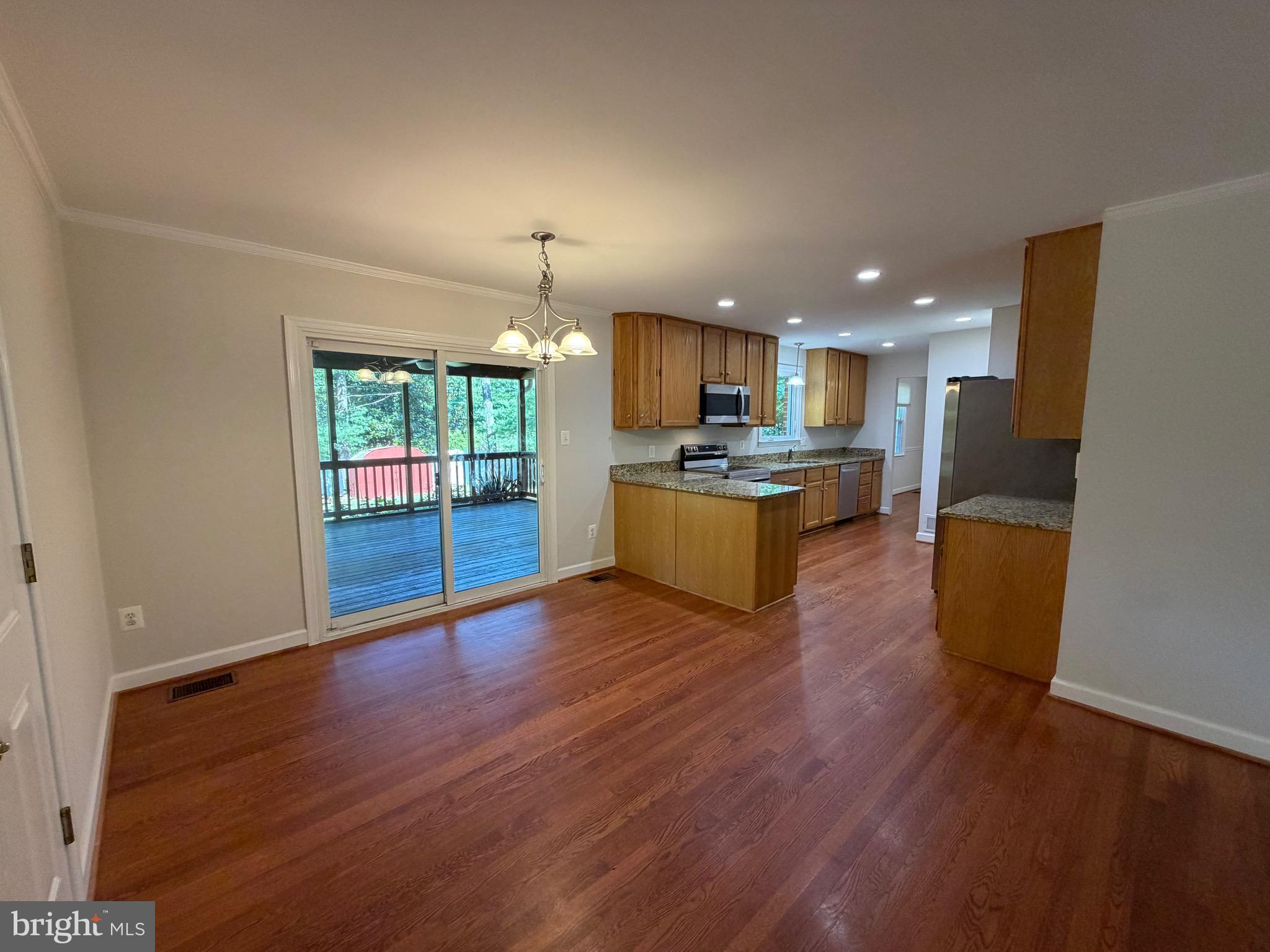 7216 Reservation Drive Springfield, VA 22153 - Photo 8 of 44