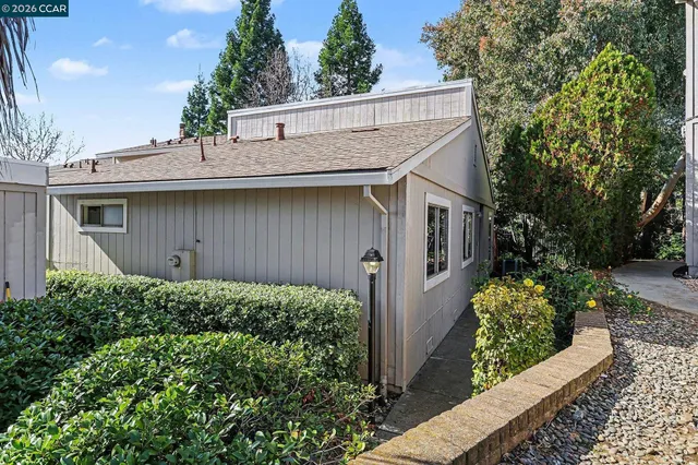 $329,900 | 717 Beelard Drive, Vacaville, CA 95687