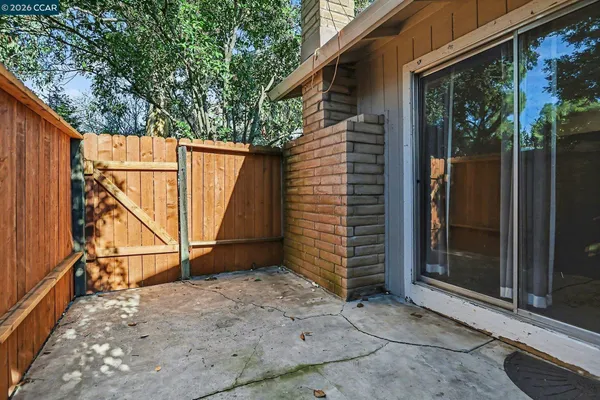 $319,900 | 717 Beelard Drive, Vacaville, CA 95687