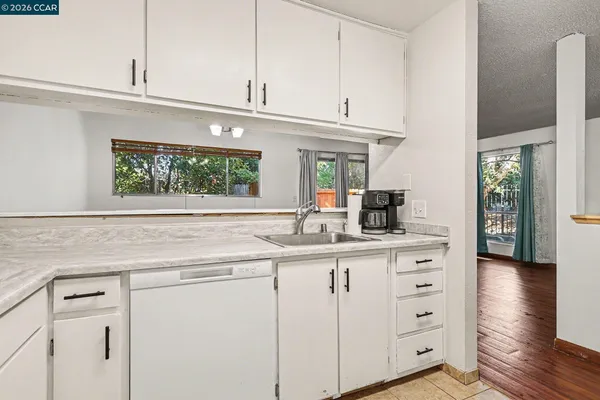 $319,900 | 717 Beelard Drive, Vacaville, CA 95687