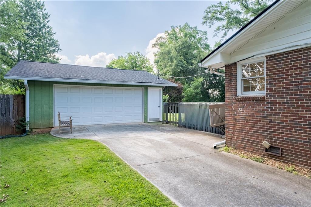 835 Alberson Court Decatur, GA 30033 - Photo 30 of 51