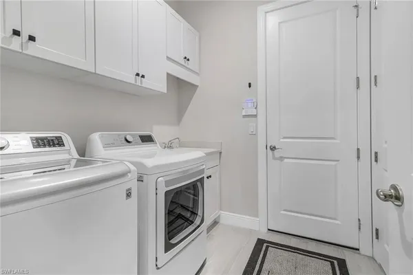 a view of a house with a big yard