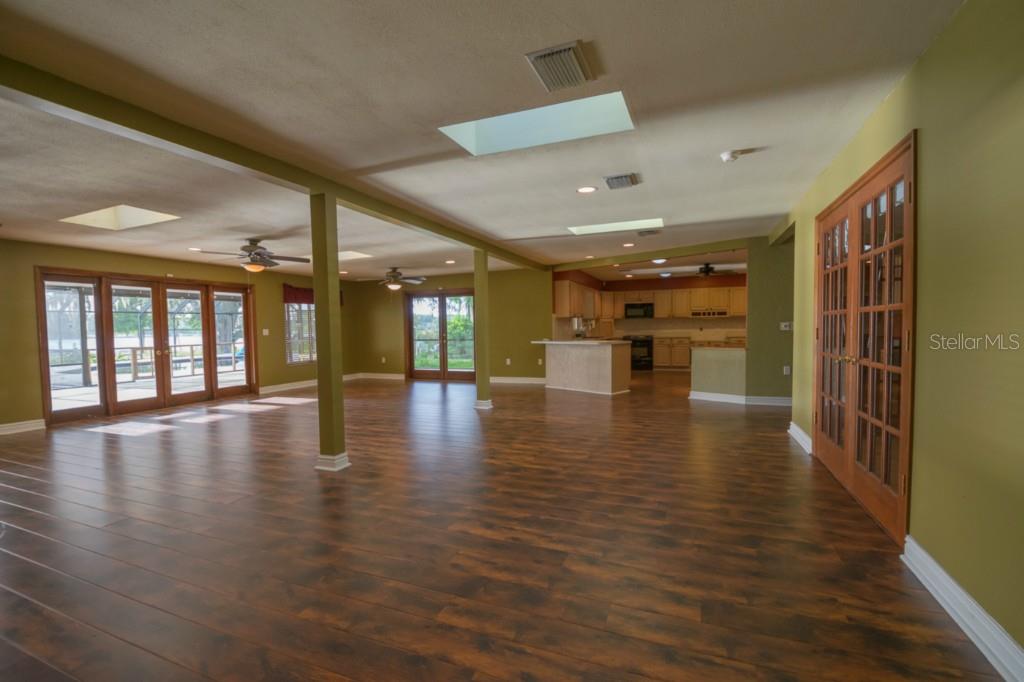 1609 Sydney Road Valrico, FL 33594 - Photo 13 of 25 Gallery Image 13