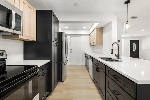 $650,000 | 8807 Overlook Drive, Wesley Chapel, FL 33545