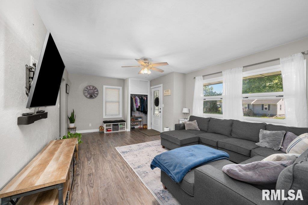 508 North 4th Street Eldridge, IA 52748 - Photo 15 of 31