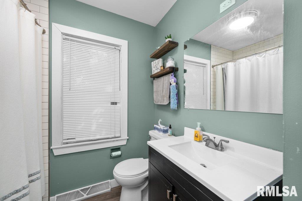 508 North 4th Street Eldridge, IA 52748 - Photo 18 of 31