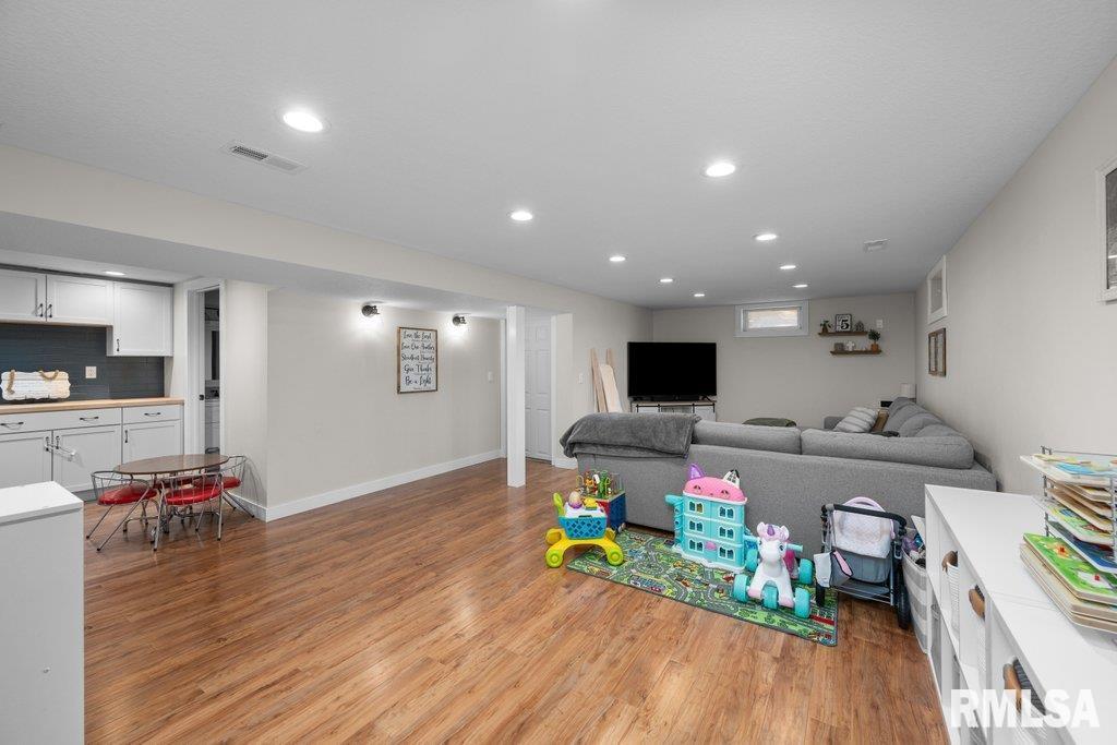 508 North 4th Street Eldridge, IA 52748 - Photo 24 of 31