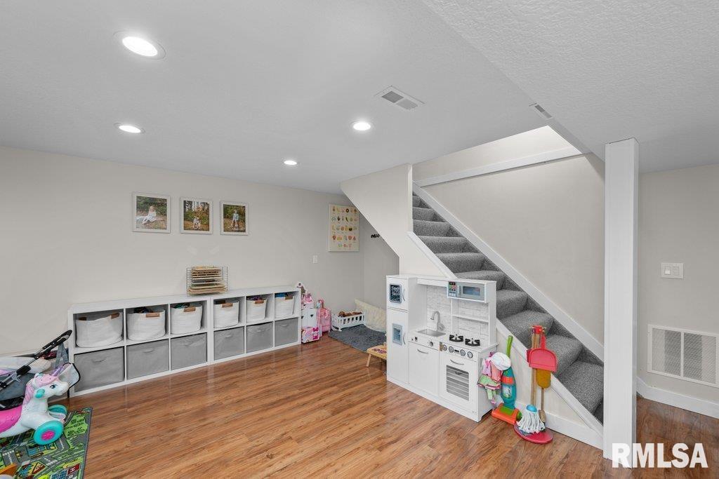 508 North 4th Street Eldridge, IA 52748 - Photo 26 of 31