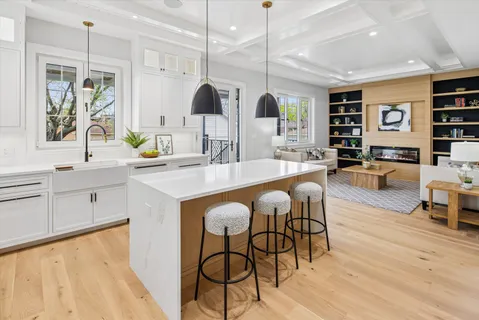 $2,500,000 | 6022 North Ionia Avenue, Chicago, IL 60646