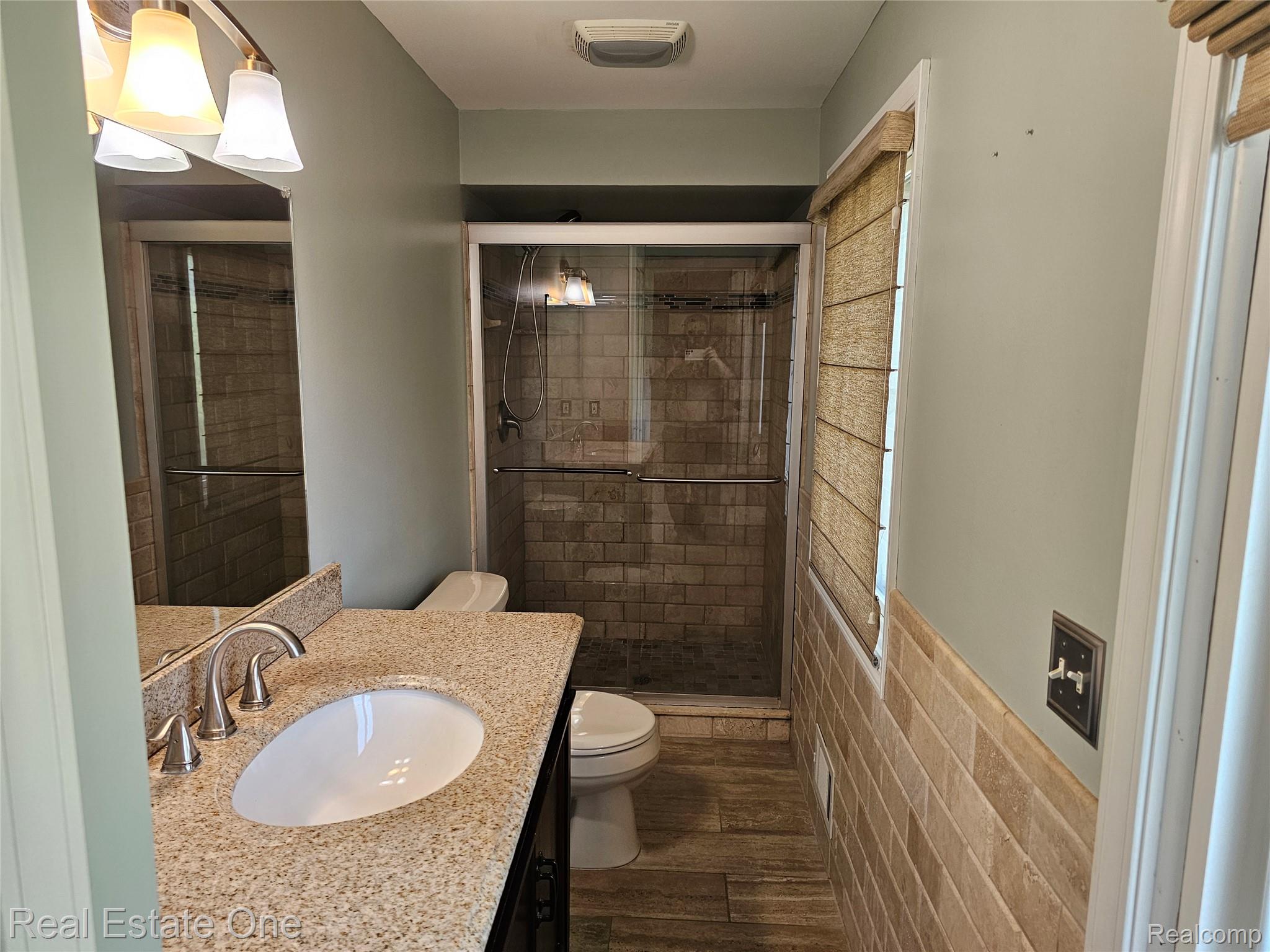 2070 Winchester Road Rochester, MI 48307 - Photo 15 of 26 20260902_150109.jpg