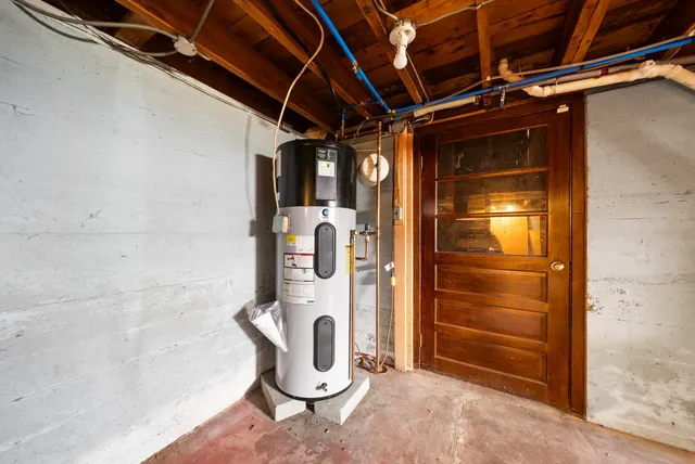 $359,900 | 31 Brock Street, Rochester, NH 03867