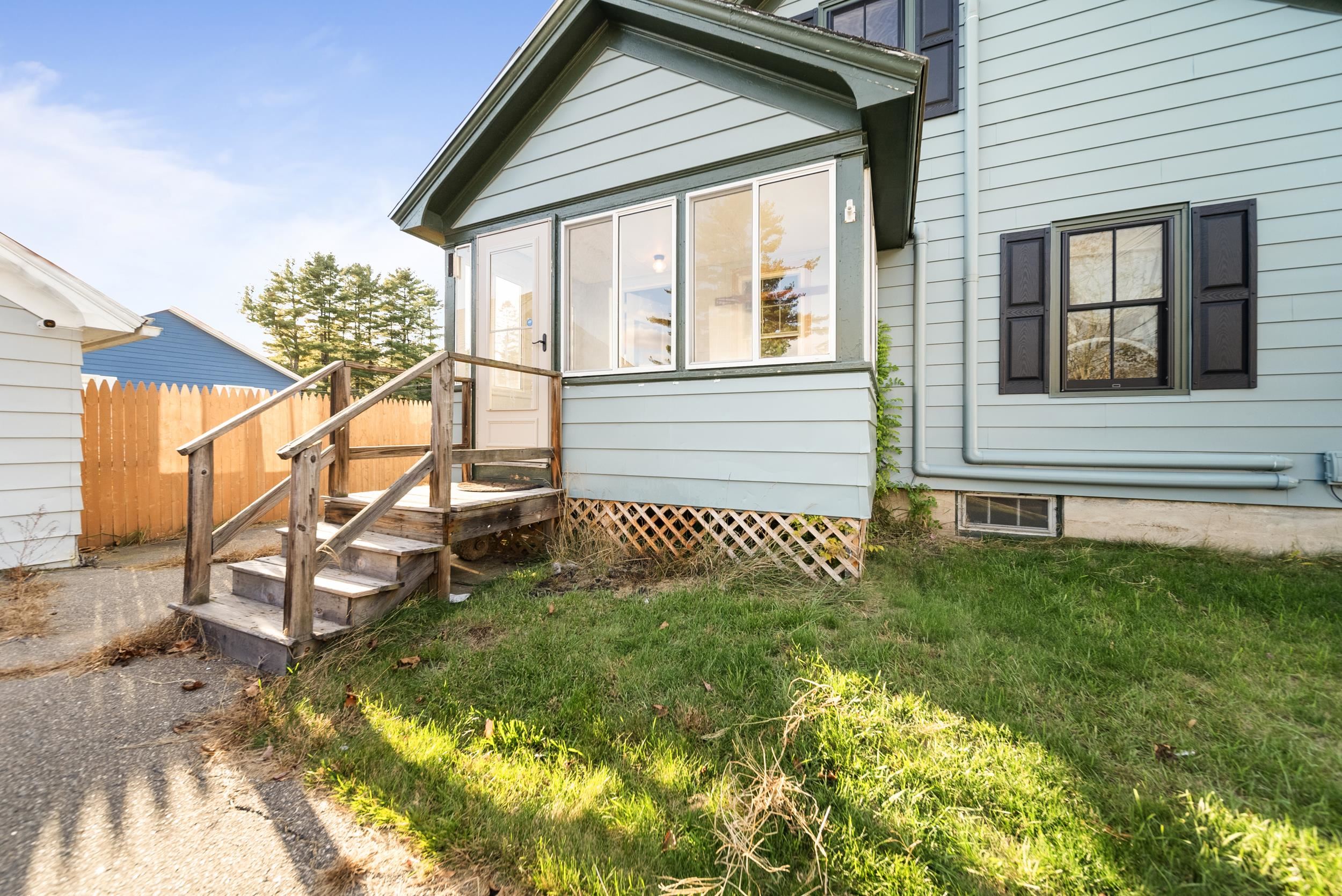 31 Brock Street Rochester, NH 03867 - Photo 3 of 39