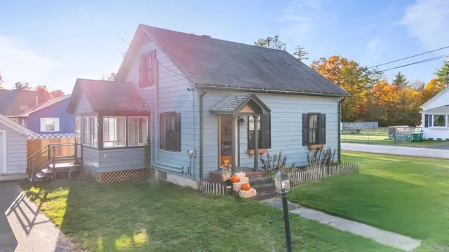 $359,900 | 31 Brock Street, Rochester, NH 03867