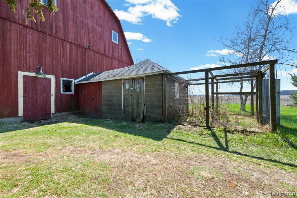 9269 Dixon Road Monroe, MI 48161 - Photo 45 of 57