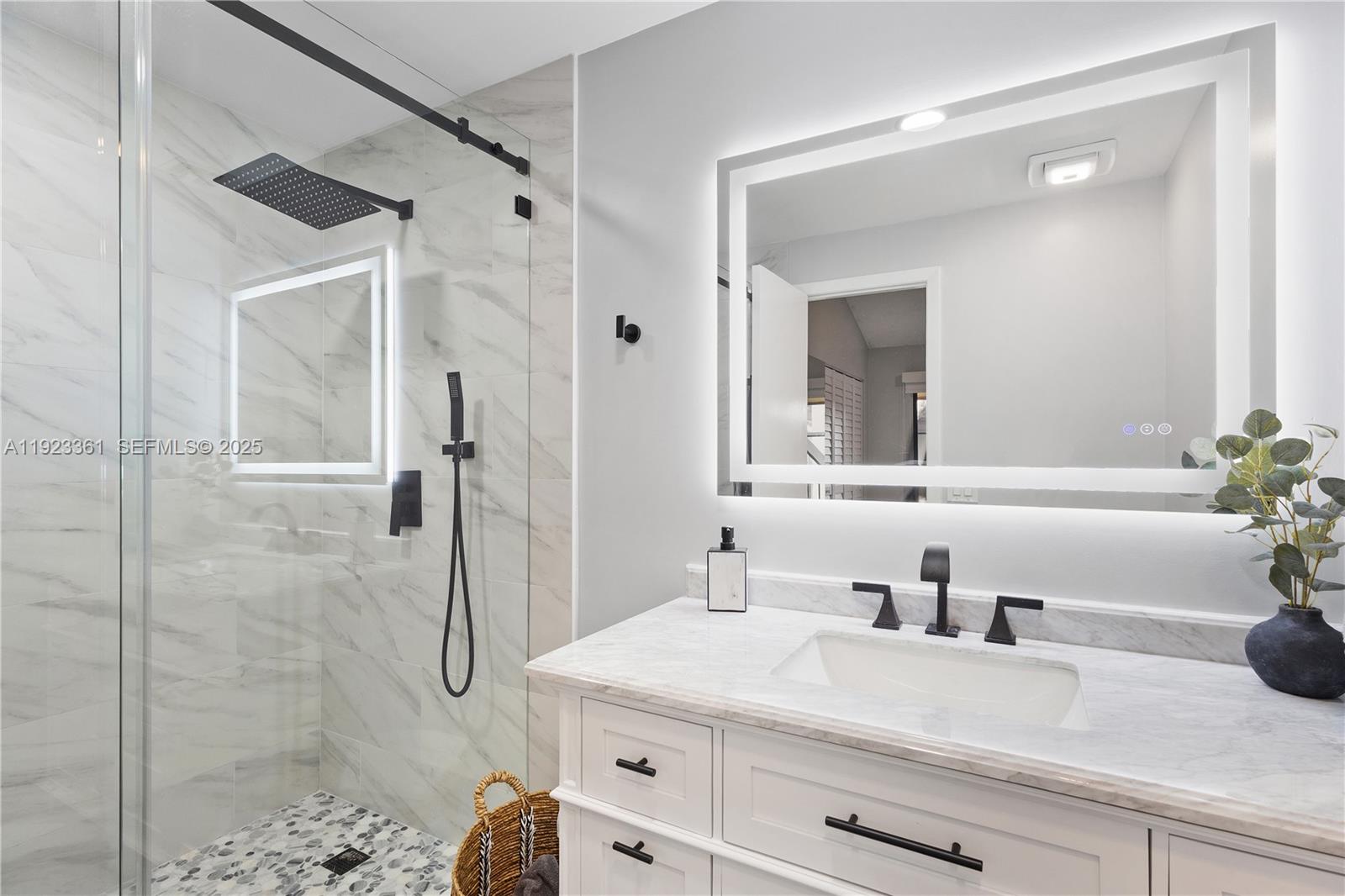 10053 Southwest 77th Court Miami, FL 33156 - Photo 15 of 25