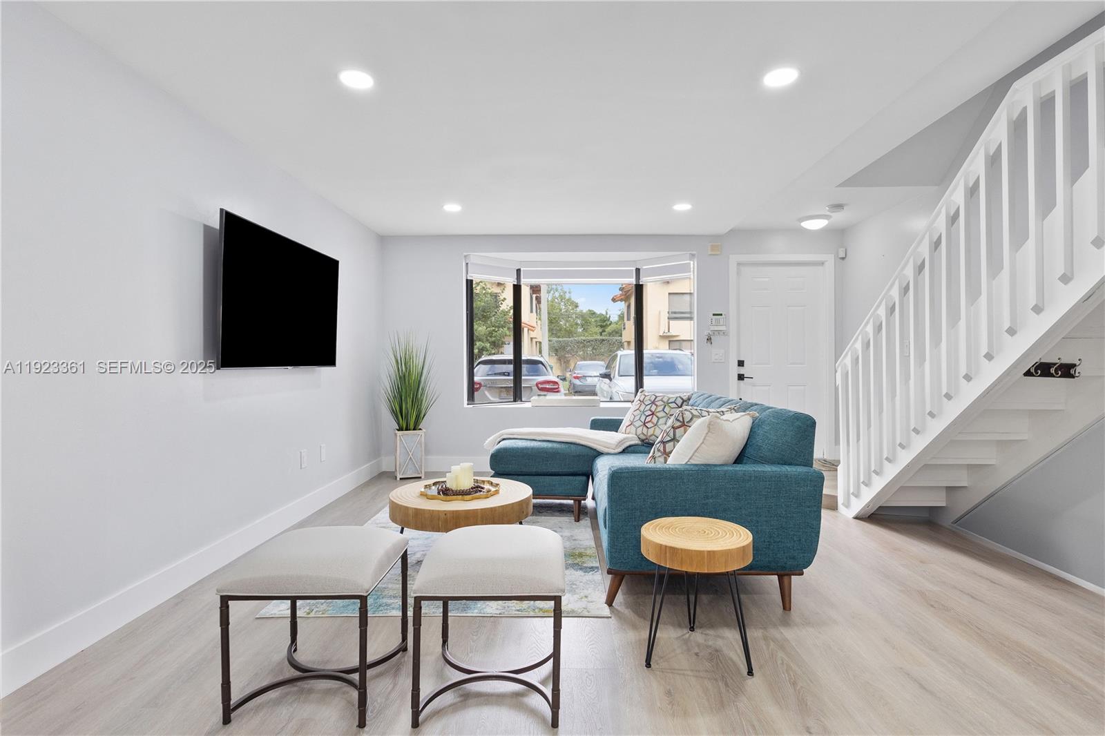 10053 Southwest 77th Court Miami, FL 33156 - Photo 7 of 25