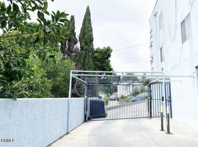 4018 Camero Avenue, Unit 2 Los Angeles, CA 90027 - Photo 12 of 14