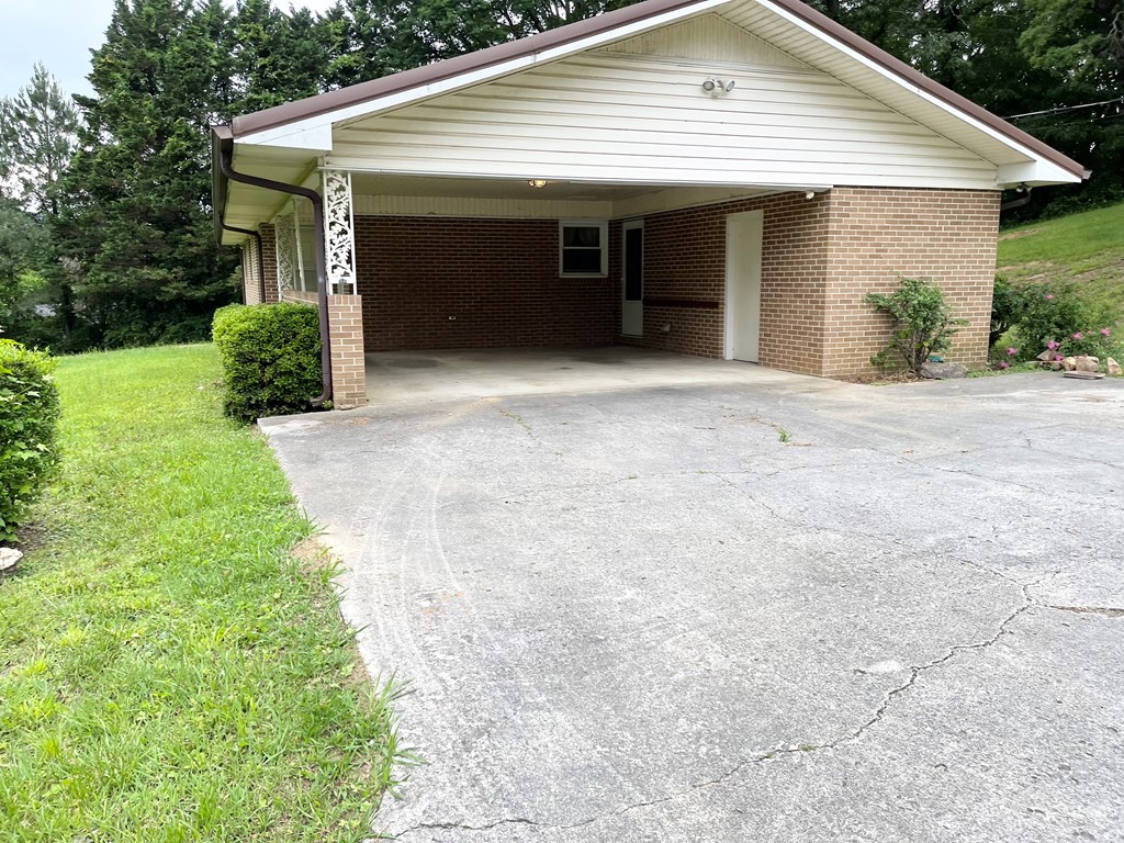 304 Carbondale Road Southwest Dalton, GA 30721 - Photo 22 of 26 Gallery Image 22